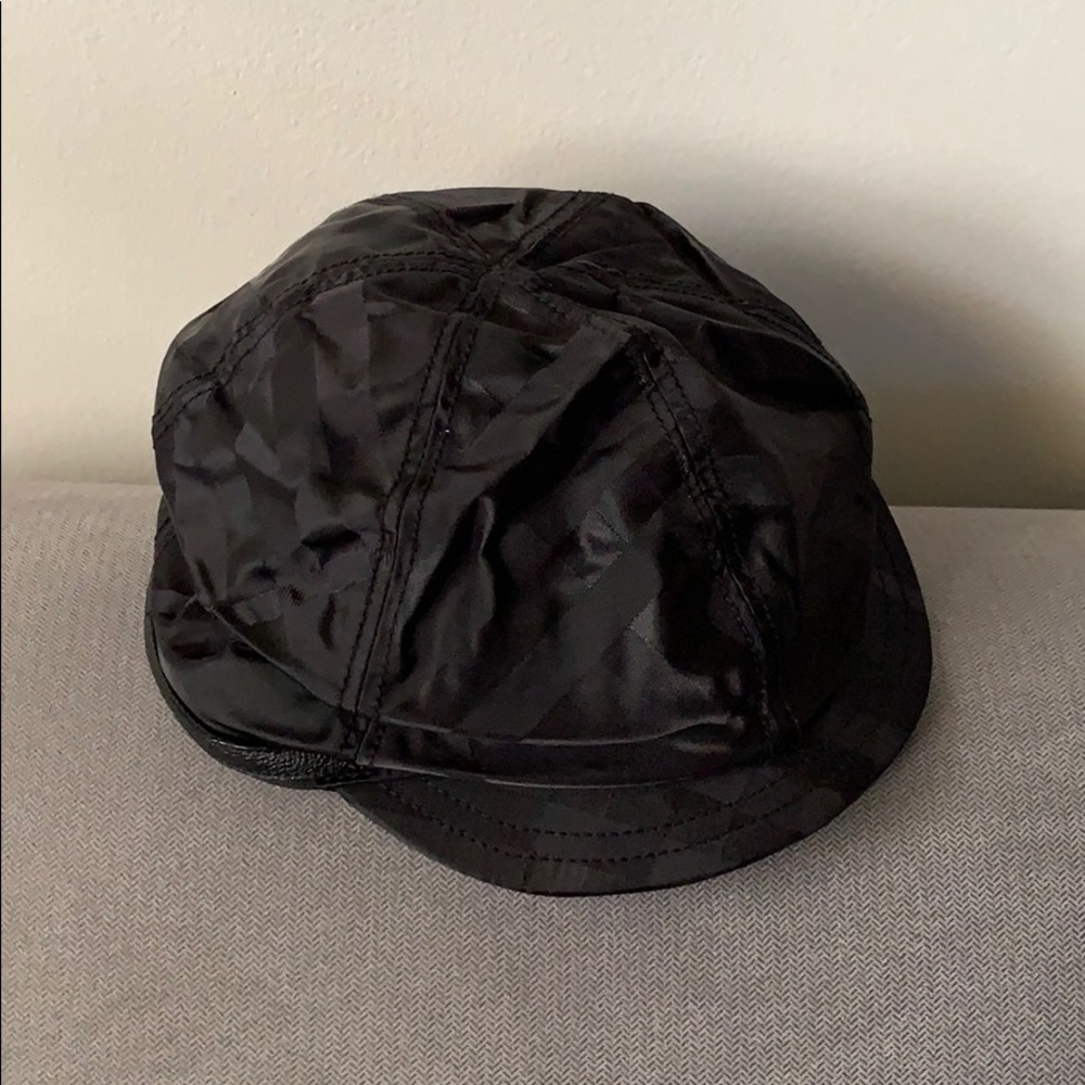 Black Burberry Newsboy Hat - Picture 1 of 2